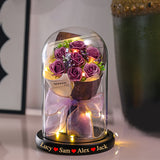 Personalisierte Glasflasche mit konservierter Blume