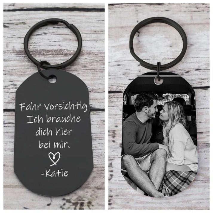Personalisierte Schlüsselanhänger aus Schwarzmetall mit Foto & Name – Fahr vorsichtig – Perfektes Geschenk für Autofahrer