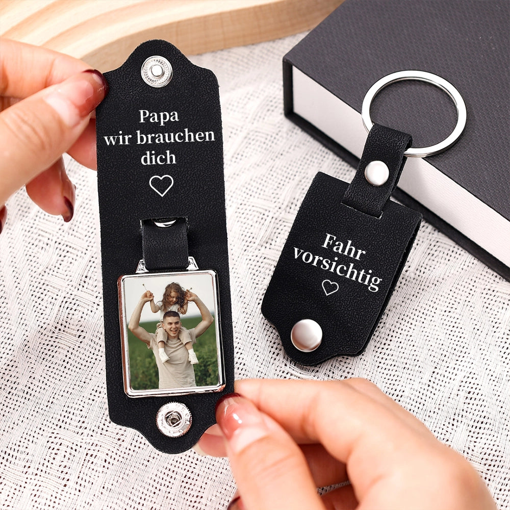 Personalisierter Leder Schlüsselanhänger mit Foto – Fahr vorsichtig Papa, wir brauchen dich – Geschenk für Vater