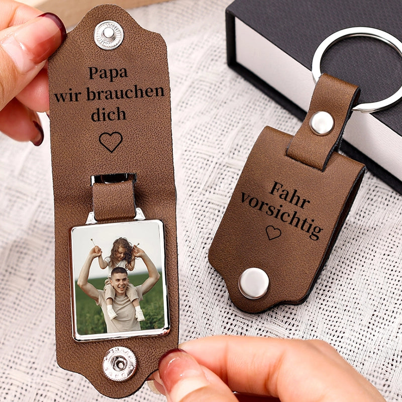 Personalisierter Leder Schlüsselanhänger mit Foto – Fahr vorsichtig Papa, wir brauchen dich – Geschenk für Vater