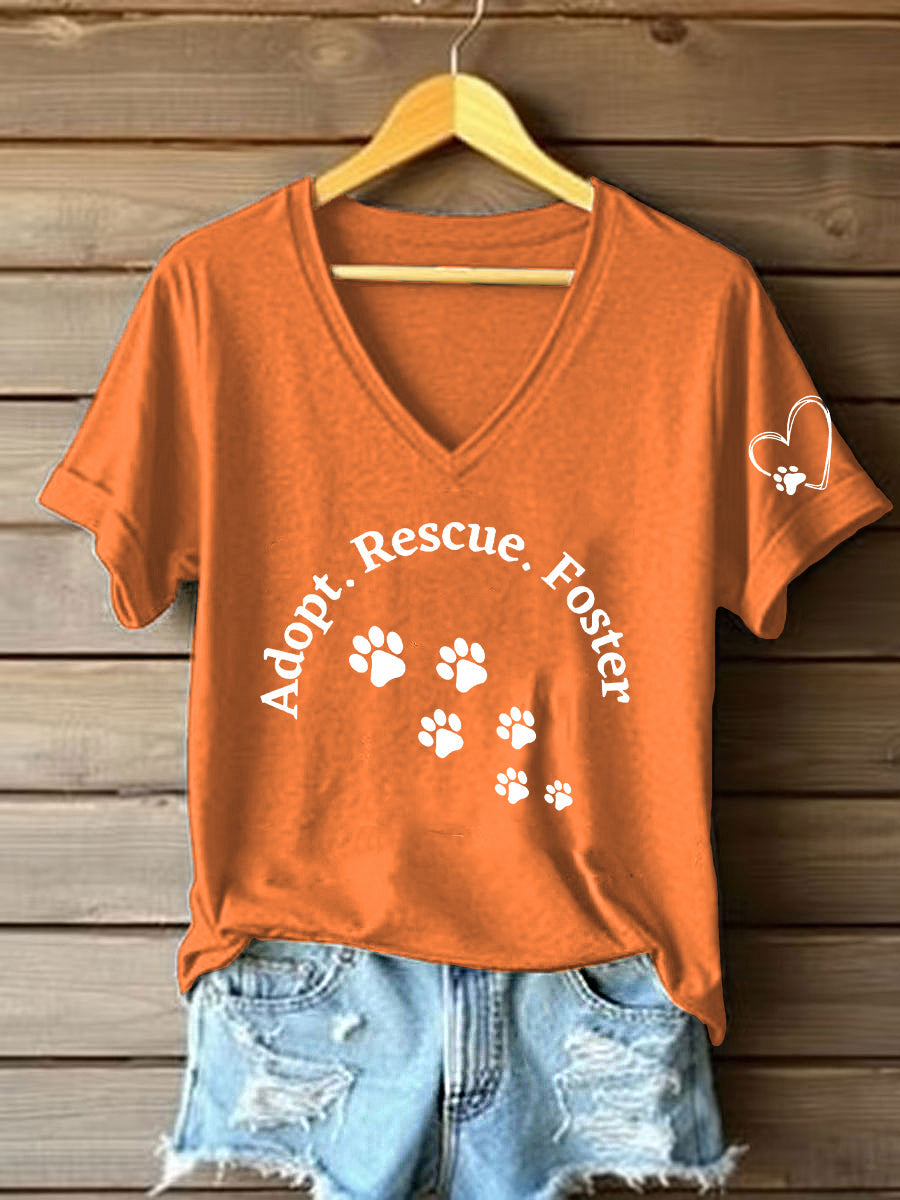 Damen T-Shirt mit Statement-Print „Adopt. Rescue. Foster.“ – Tierliebe & Pfotenmotiv im Casual-Stil