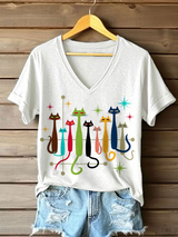 Damen-T-Shirt mit buntem Katzen-Print – Kunstvolles Kurzarmshirt mit V-Ausschnitt