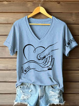 Damen V-Ausschnitt T-Shirt mit “Love”-Hand-Pfote-Print – Baumwollmischung für Tierliebhaber