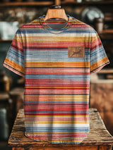 Herren Kurzarm T-Shirt mit farbenfrohen Retro-Streifen und Hirsch-Patch – Baumwollmix, Leicht, Casual