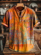 Herren Kurzarm-Shirt mit abstraktem Farbverlauf & Struktur-Print – Baumwollmix, V-Ausschnitt, Brusttasche, kreativer Stil für Alltag & Urlaub